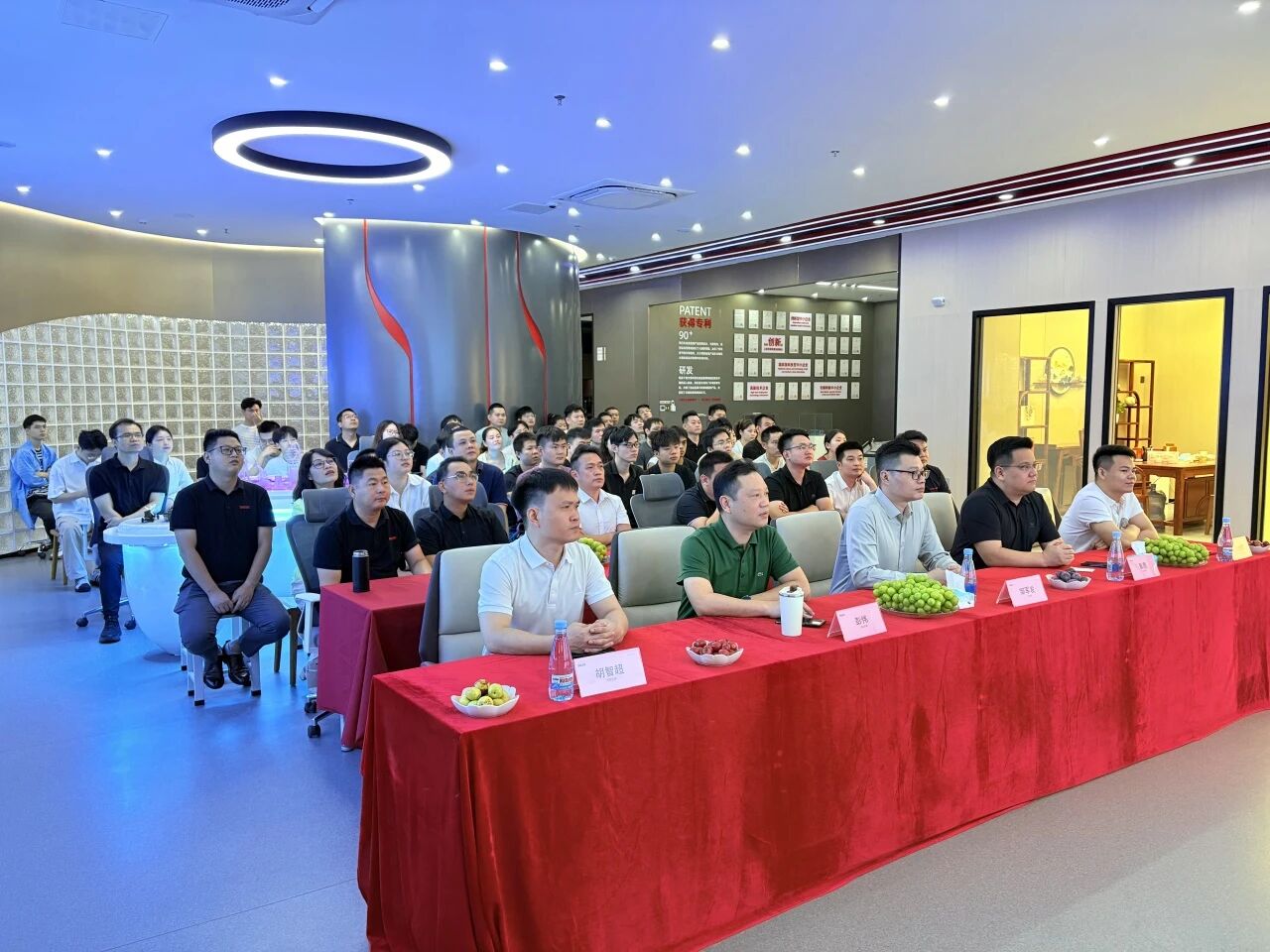 9.3從閱兵看中國智造底氣！智火柴以油品監(jiān)測實力護航 “國之重器”